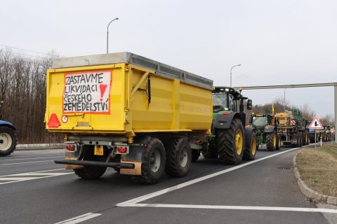 Do čtvrteční jízdy Prahou se ze středních Čech zapojí minimálně 250 traktorů